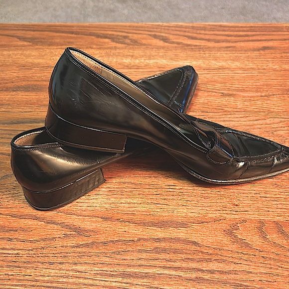 Prada Black Leather Loafers, Pointy Toe. Vintage 1990’s Woman’s size 39 1/2 / 9 - Picture 11 of 16